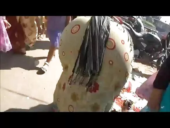 ଭାରତୀୟ ଷ୍ଟ୍ରିଟ୍ ଲୁଟ୍ ଭୋଇର୍ ବଷ୍ଟି ବହୁତ ପରିପକ୍ୱ