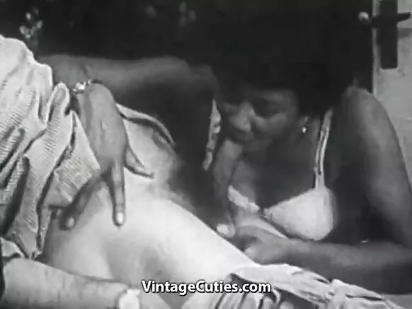 ସେକ୍ସି ବ୍ଲୋଜ୍ ପୋଷାକରେ ପରଫେକ୍ଟ ଆନାଲ୍, ଗରମ ପରିପକ୍ୱ ମହିଳା, ଭିଣ୍ଟେଜ୍ 1950 ଦଶକ