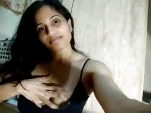 ଭାରତୀୟ ମିଲ୍ ବଷ୍ଟି ସ୍ୱିଡିଶ୍ girl ିଅ ଖେଳନ୍ତି