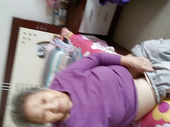 ବଡ ଡିକ୍ସ ସହିତ ପୁରୁଣା ପଡ଼ୋଶୀ, ଏଚ୍।